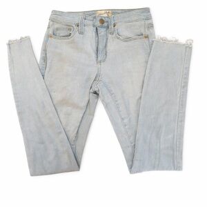 Universal Thread Light Wash Cropped Jeans